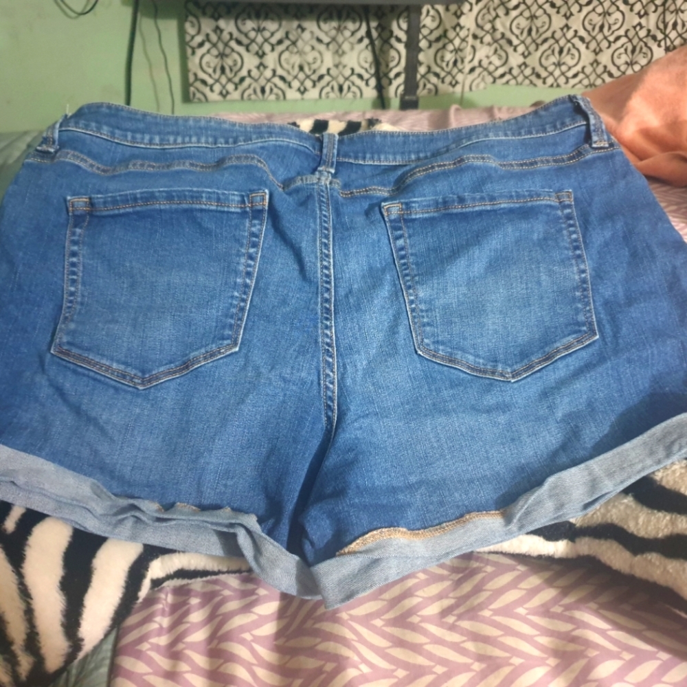 A.n.a a new approach denim shorts size 18